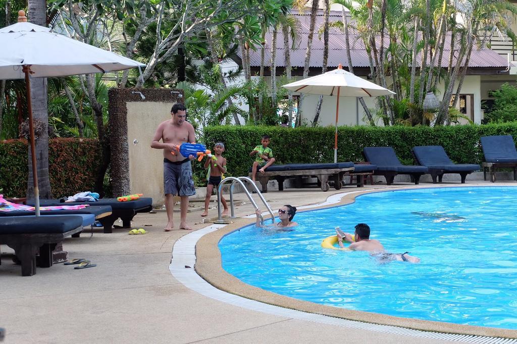 Bamboo Beach Hotel & Spa Patong Екстериор снимка