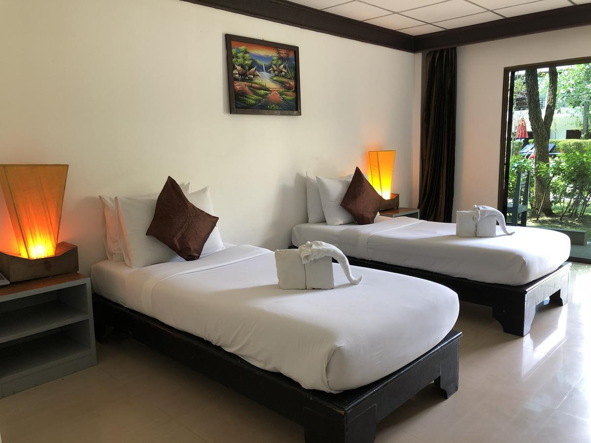 Bamboo Beach Hotel & Spa Patong Екстериор снимка