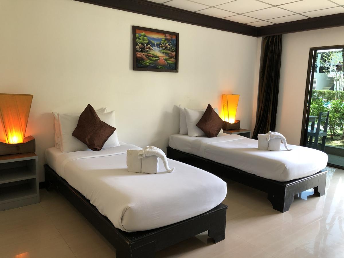 Bamboo Beach Hotel & Spa Patong Екстериор снимка