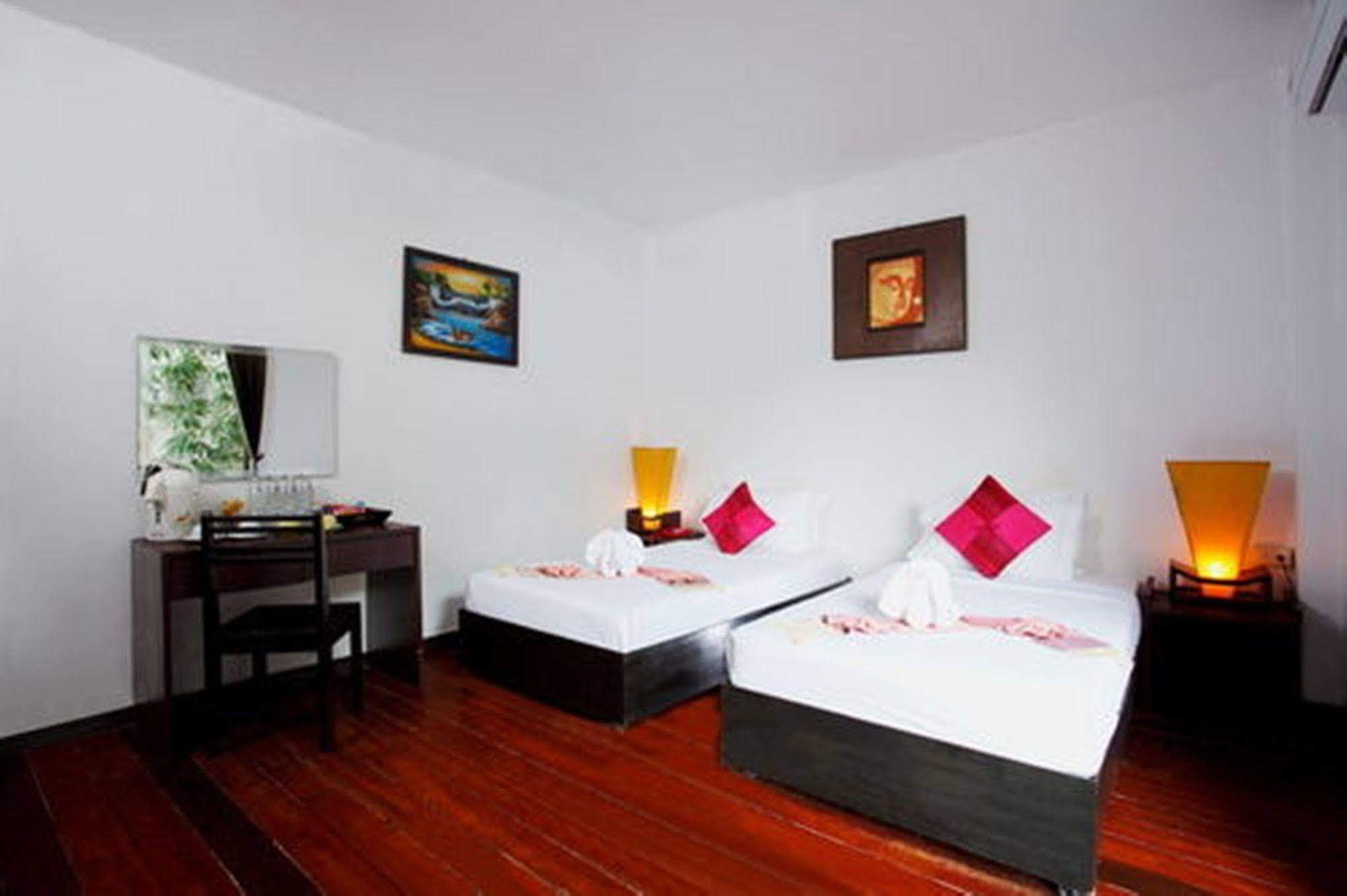 Bamboo Beach Hotel & Spa Patong Екстериор снимка