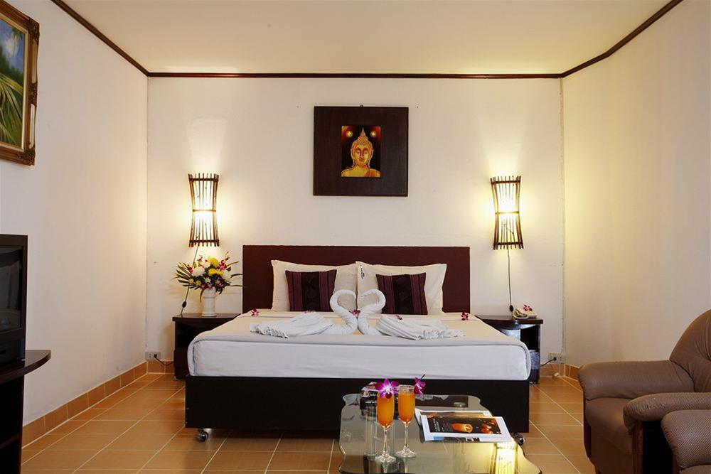 Bamboo Beach Hotel & Spa Patong Екстериор снимка
